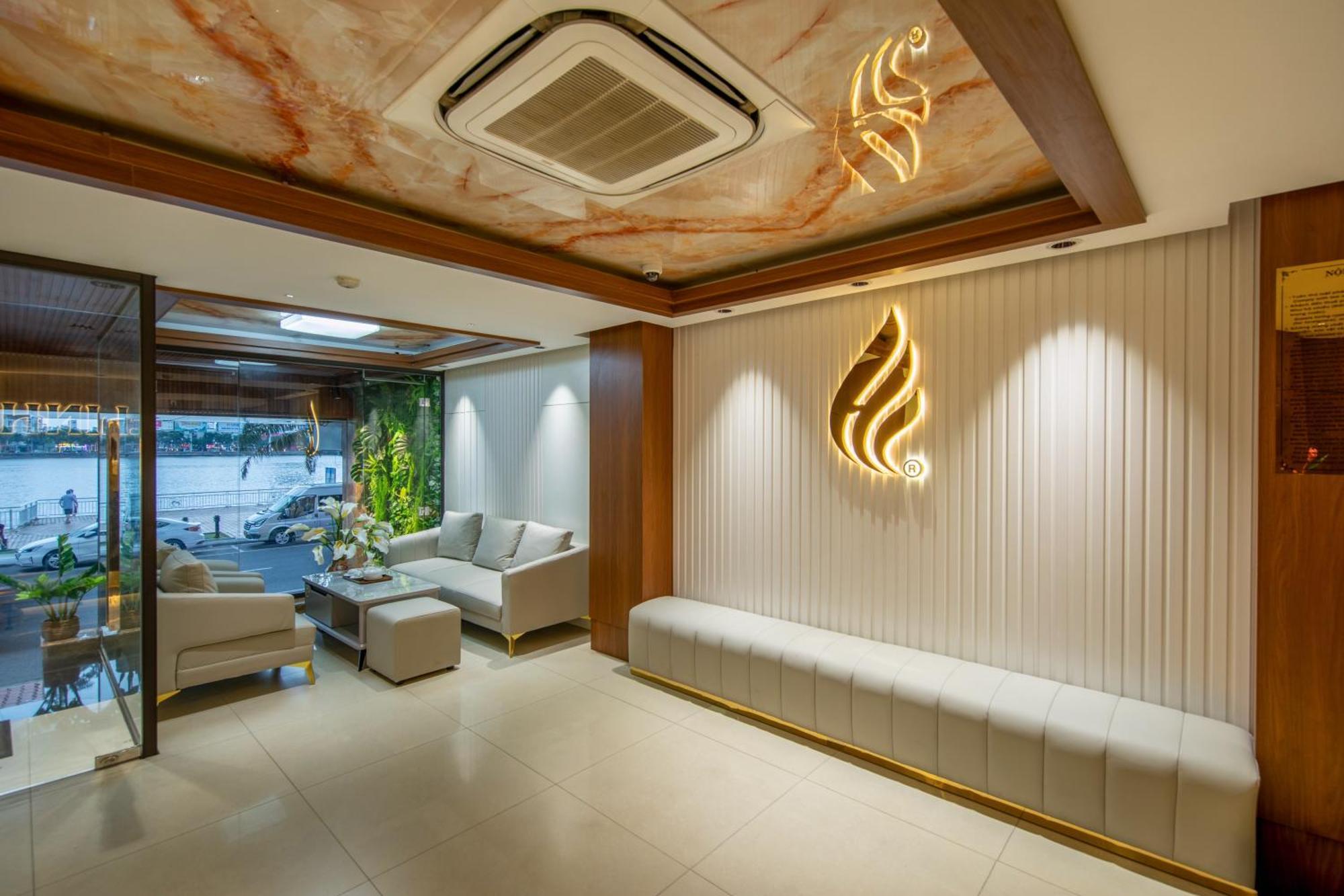 Hoang Linh Riverside Hotel Danang Extérieur photo