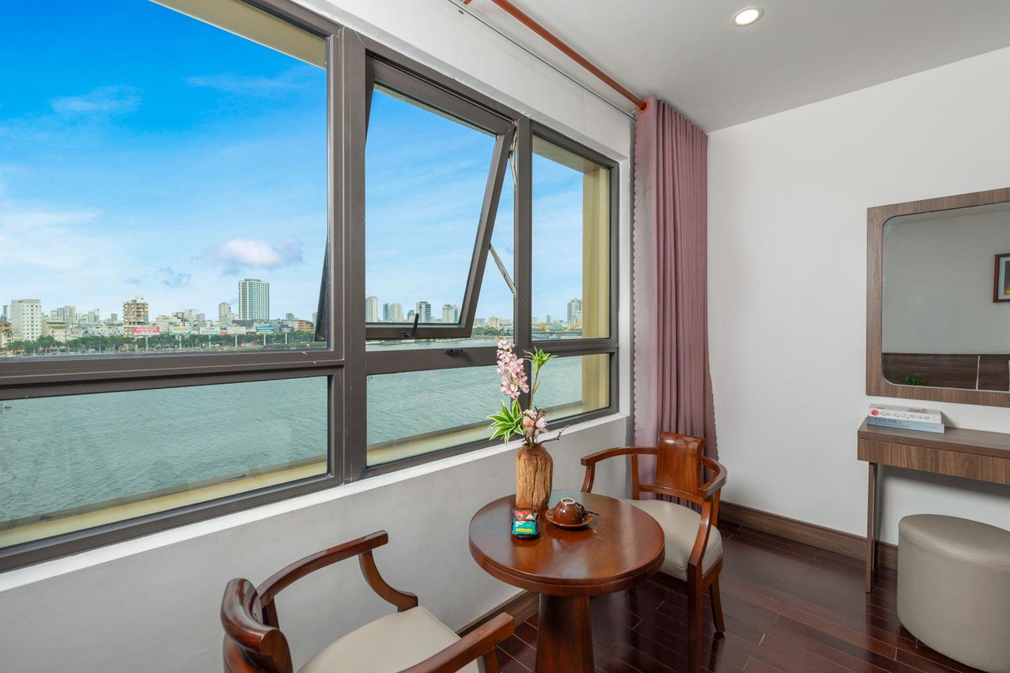 Hoang Linh Riverside Hotel Danang Extérieur photo